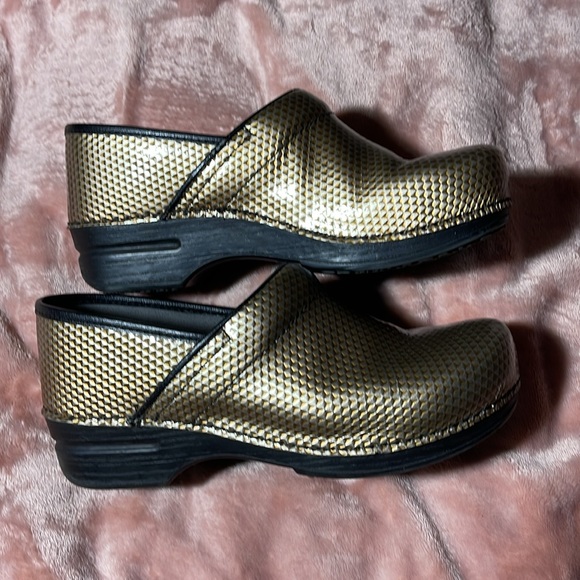 Dansko XP Clogs - Picture 5 of 8